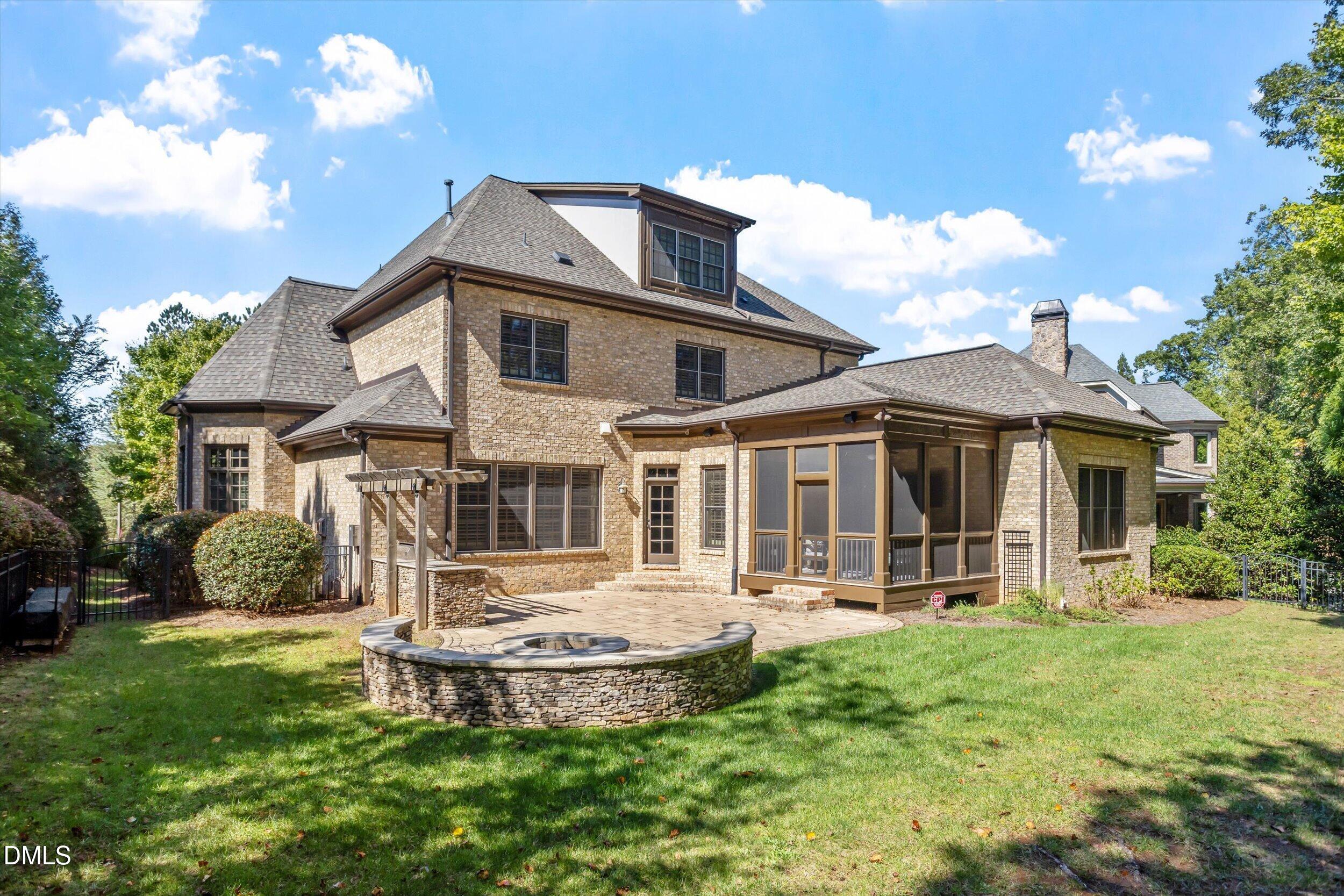 102 Michelangelo Way