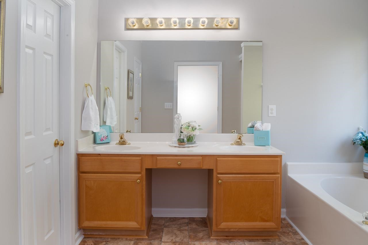 4615 Regency Drive