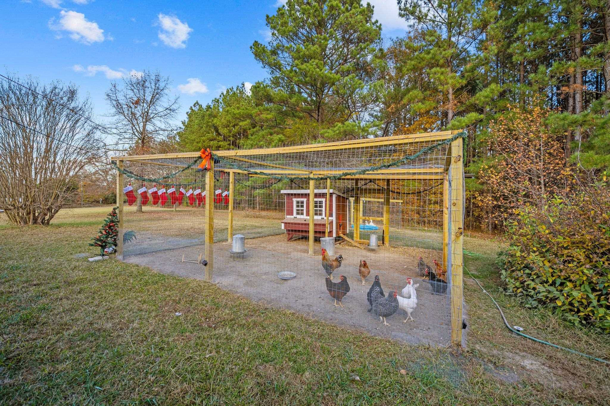3216 Hamlin Road