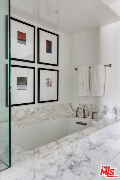 11738 Kiowa Ave Unit: 304