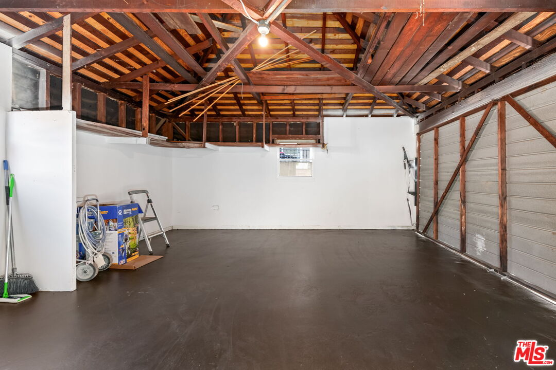4044 Lincoln Ave