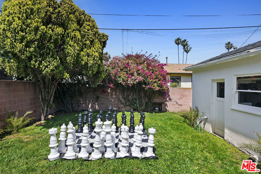 4044 Lincoln Ave