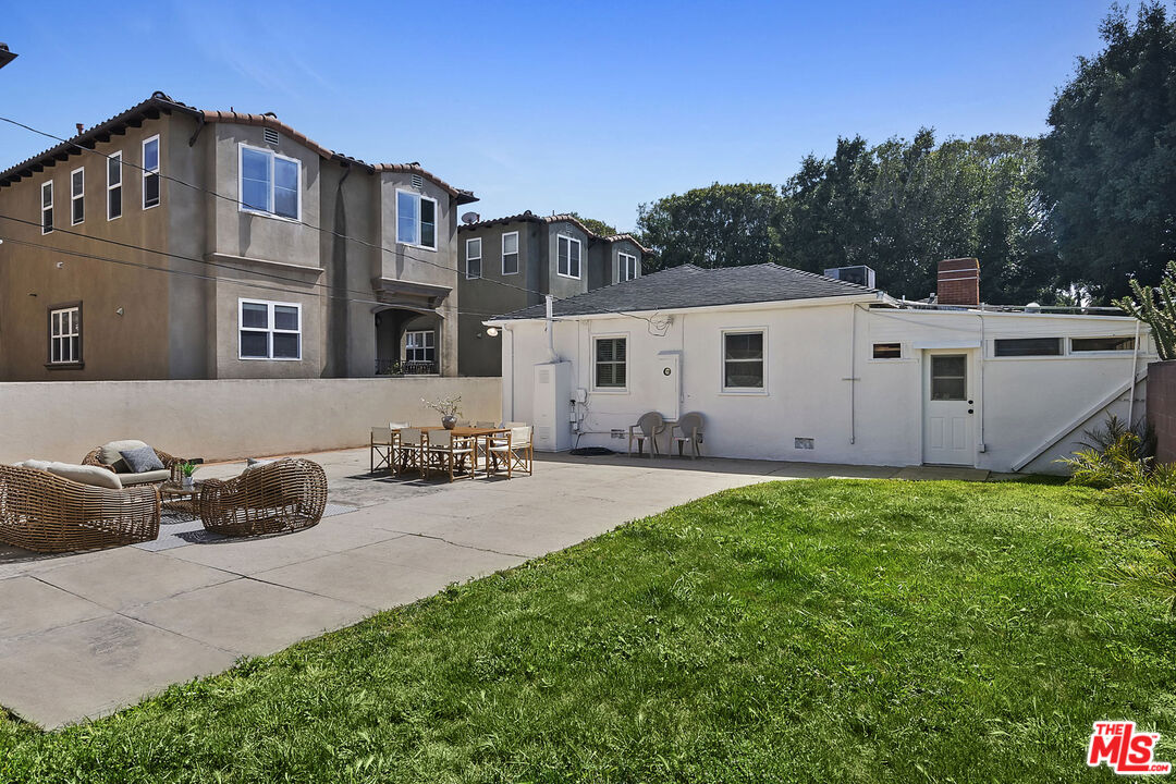 4044 Lincoln Ave