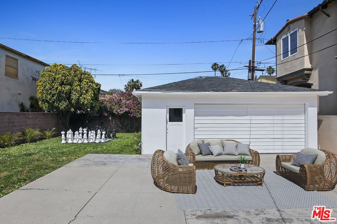 4044 Lincoln Ave