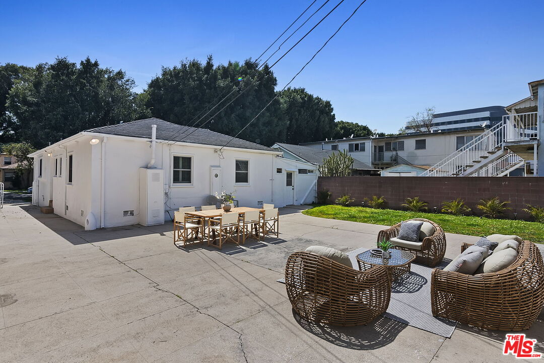 4044 Lincoln Ave