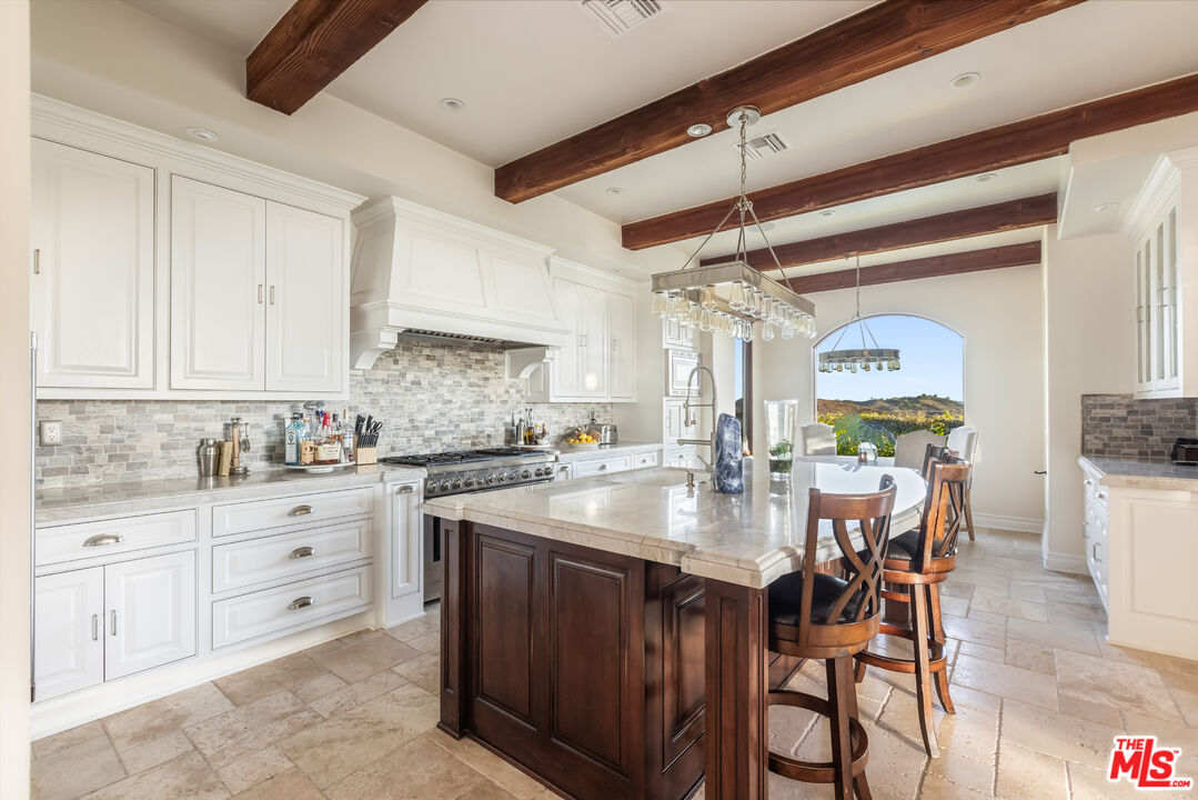 33383 Mulholland Hwy