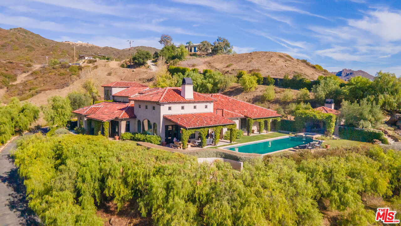 33383 Mulholland Hwy