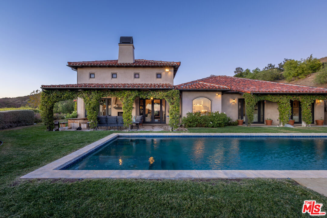 33383 Mulholland Hwy