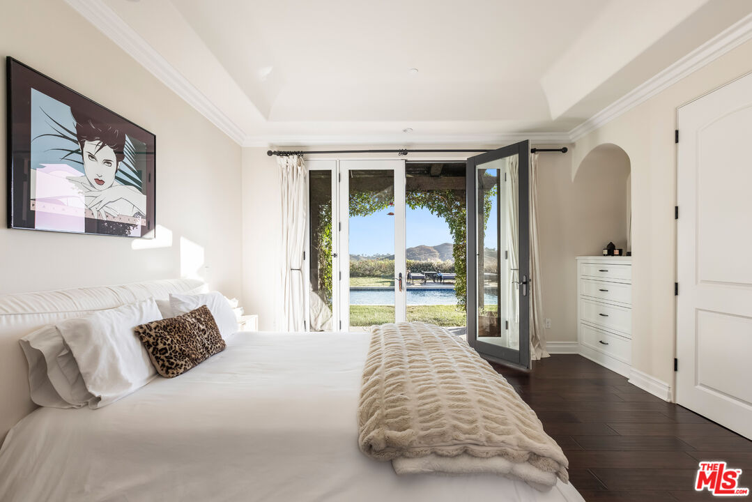 33383 Mulholland Hwy