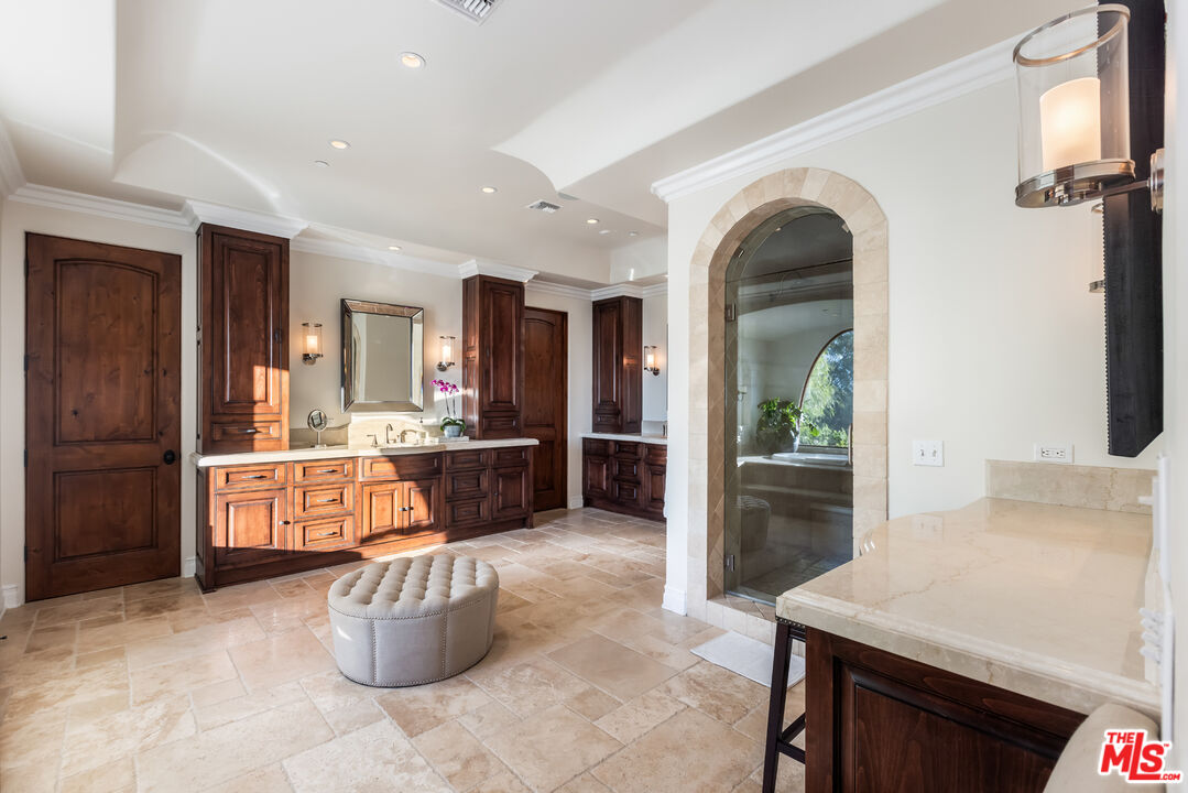 33383 Mulholland Hwy