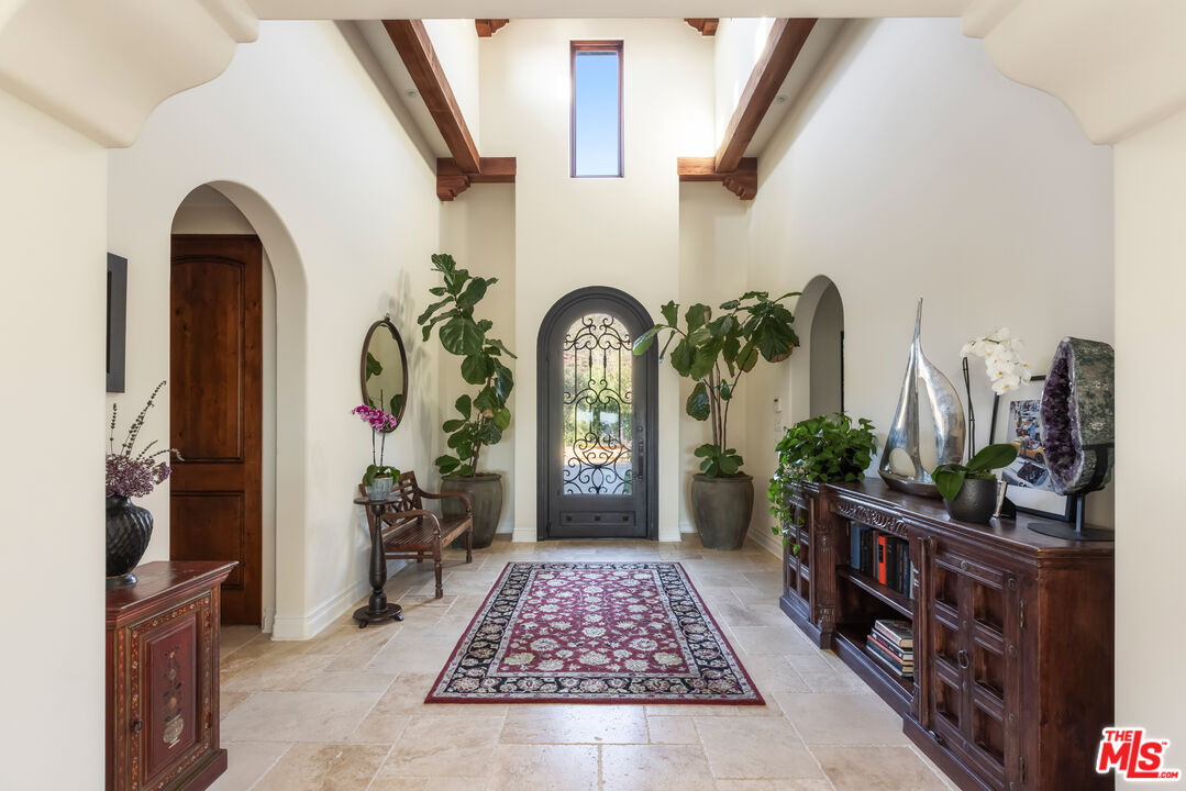 33383 Mulholland Hwy