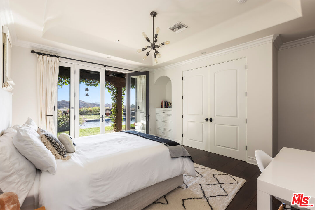 33383 Mulholland Hwy