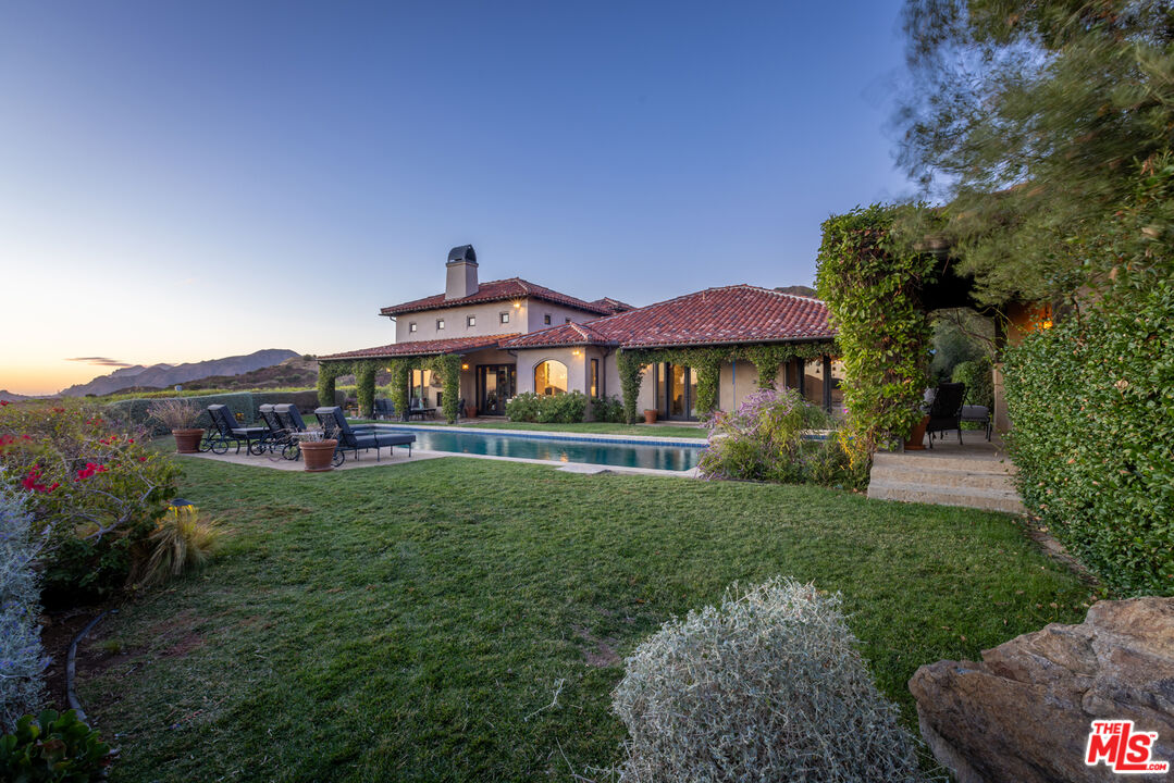 33383 Mulholland Hwy