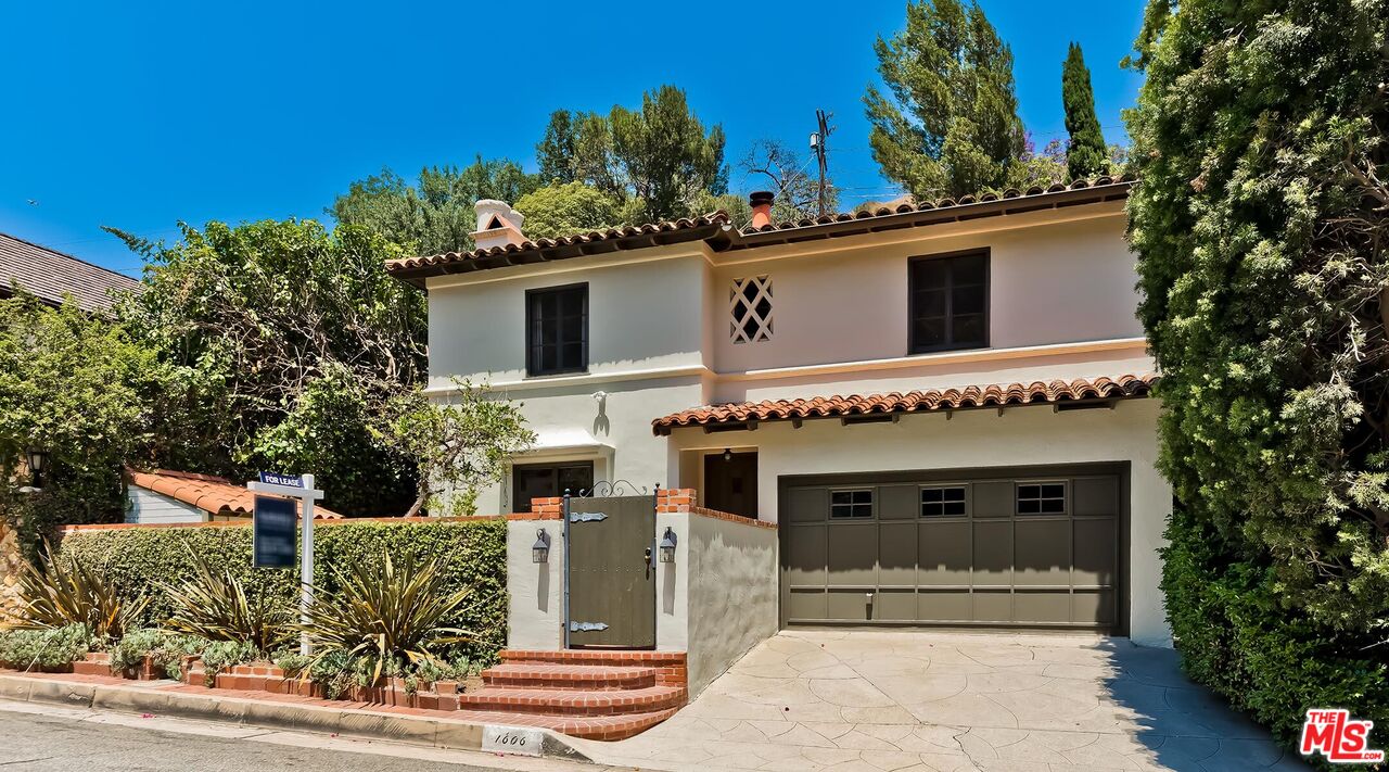 1606 N BEVERLY DR