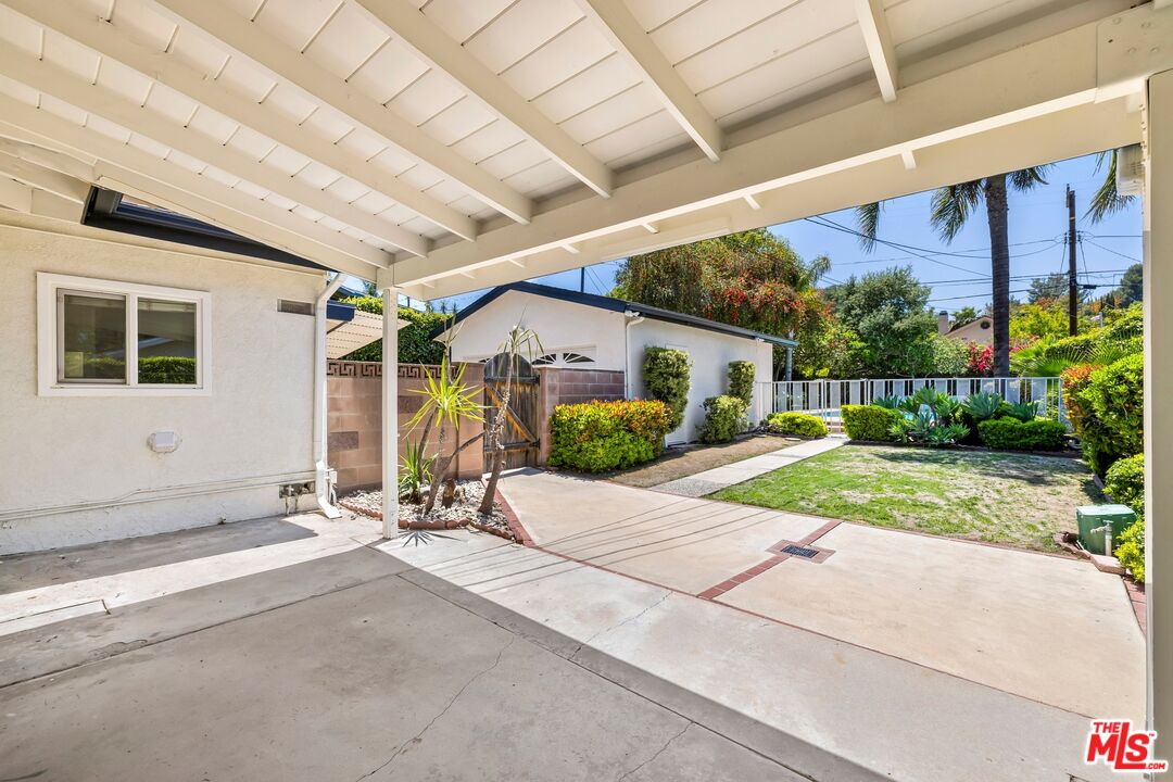 4509 Canoga Dr