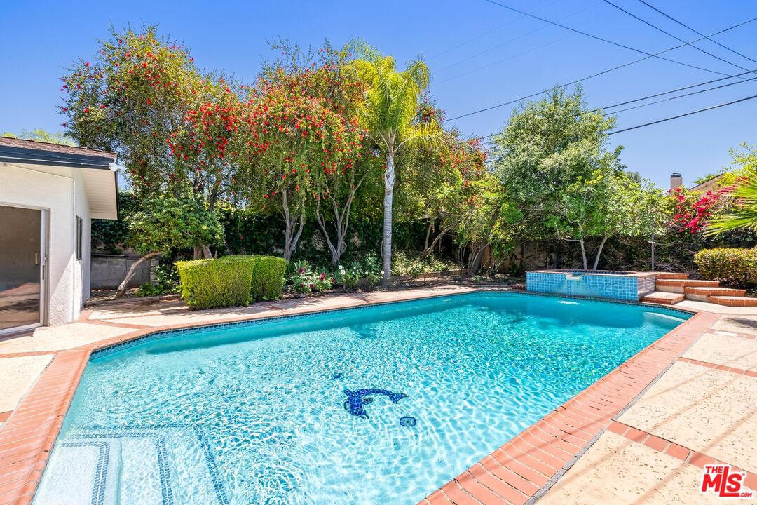 4509 Canoga Dr