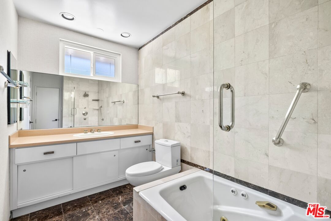 4509 Canoga Dr
