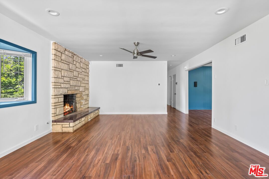 4509 Canoga Dr