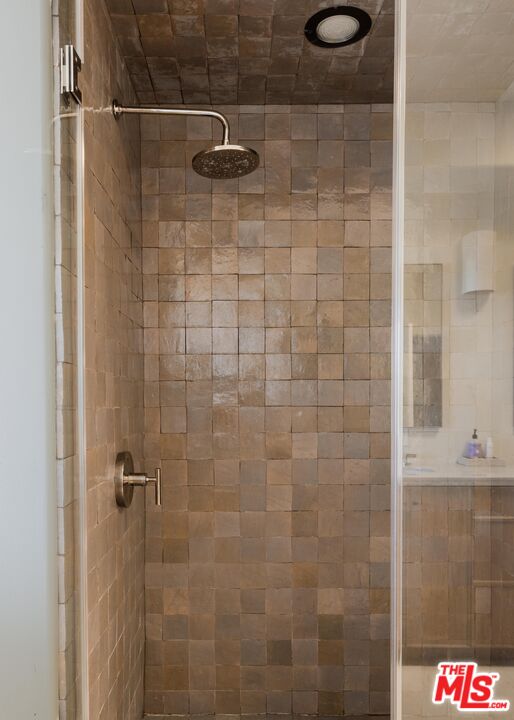 6435 Zumirez Dr Unit: 8