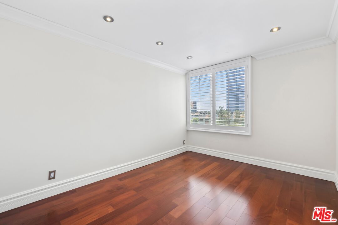 2170 Century Park E Unit: 1007
