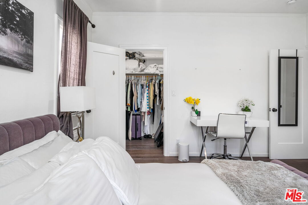 101 N Clark Unit: 103