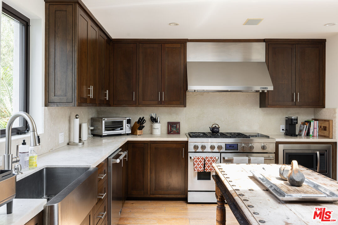 11335 Dona Teresa Dr