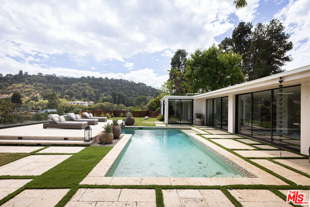 11335 Dona Teresa Dr