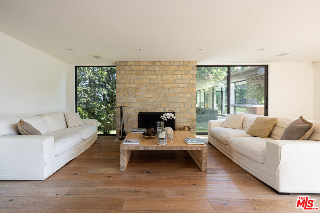 11335 Dona Teresa Dr