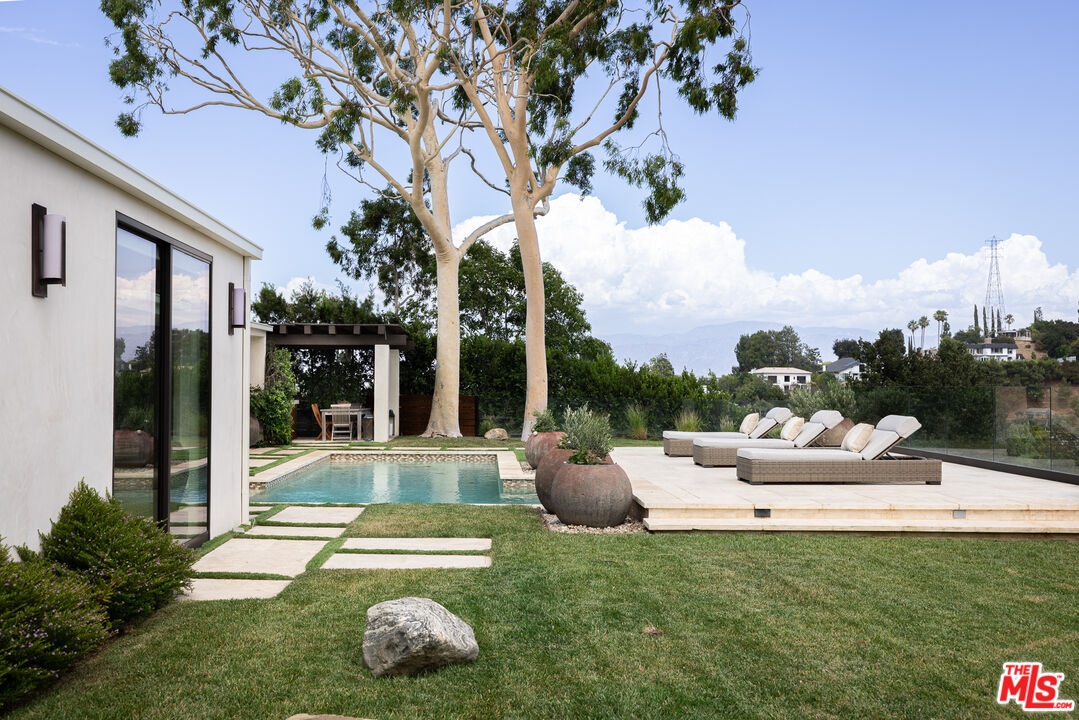 11335 Dona Teresa Dr