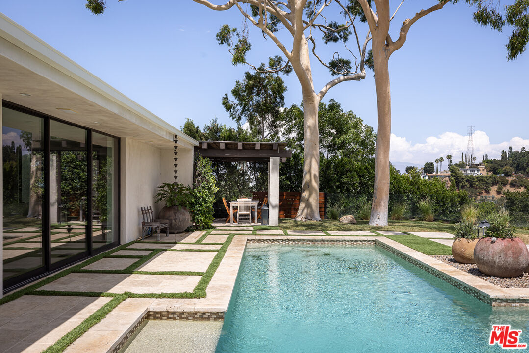 11335 Dona Teresa Dr