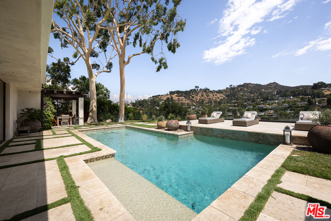 11335 Dona Teresa Dr