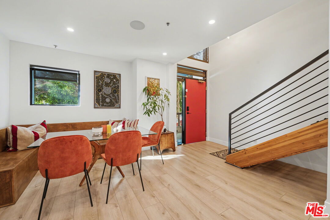 700 Main St Unit: 5