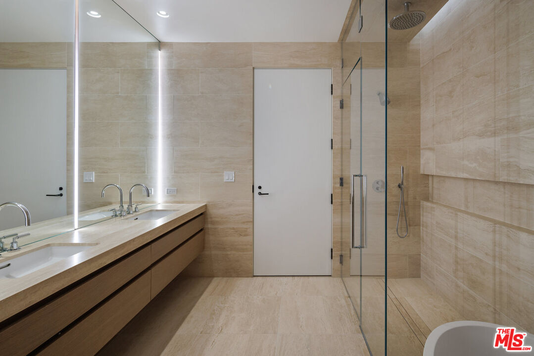 8899 Beverly Blvd Unit: 6G