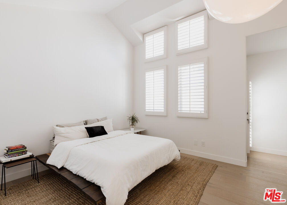 6435 Zumirez Dr Unit: 8