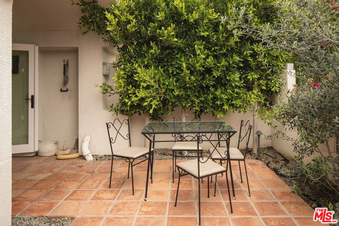 6435 Zumirez Dr Unit: 8