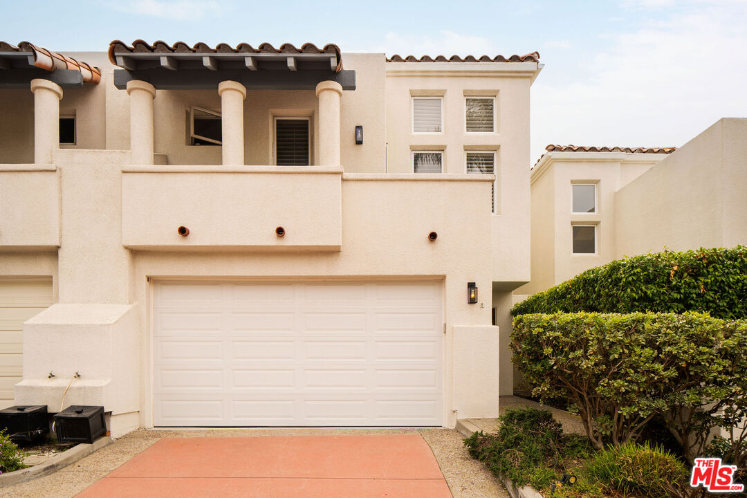 6435 Zumirez Dr Unit: 8