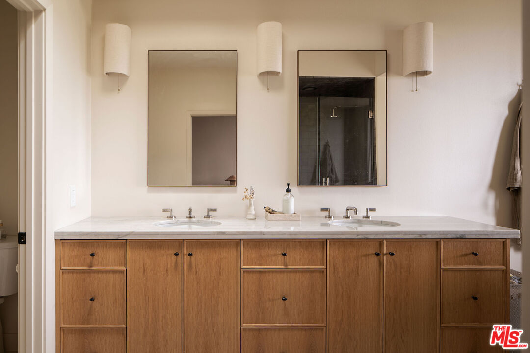 6435 Zumirez Dr Unit: 8