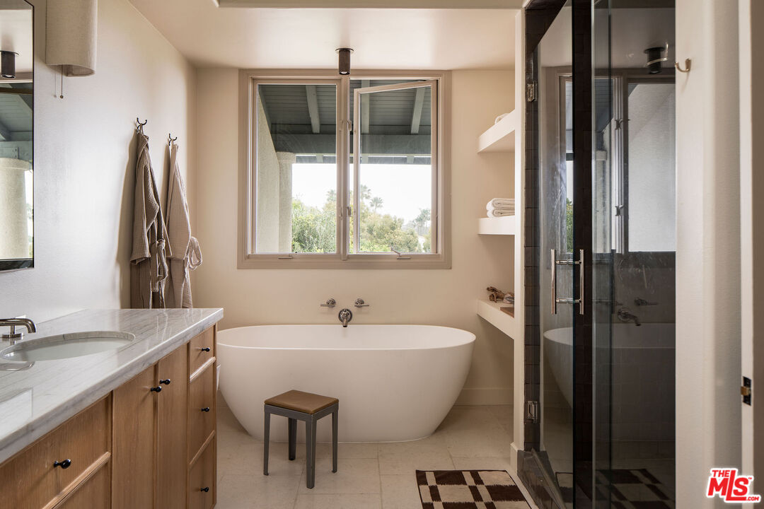 6435 Zumirez Dr Unit: 8