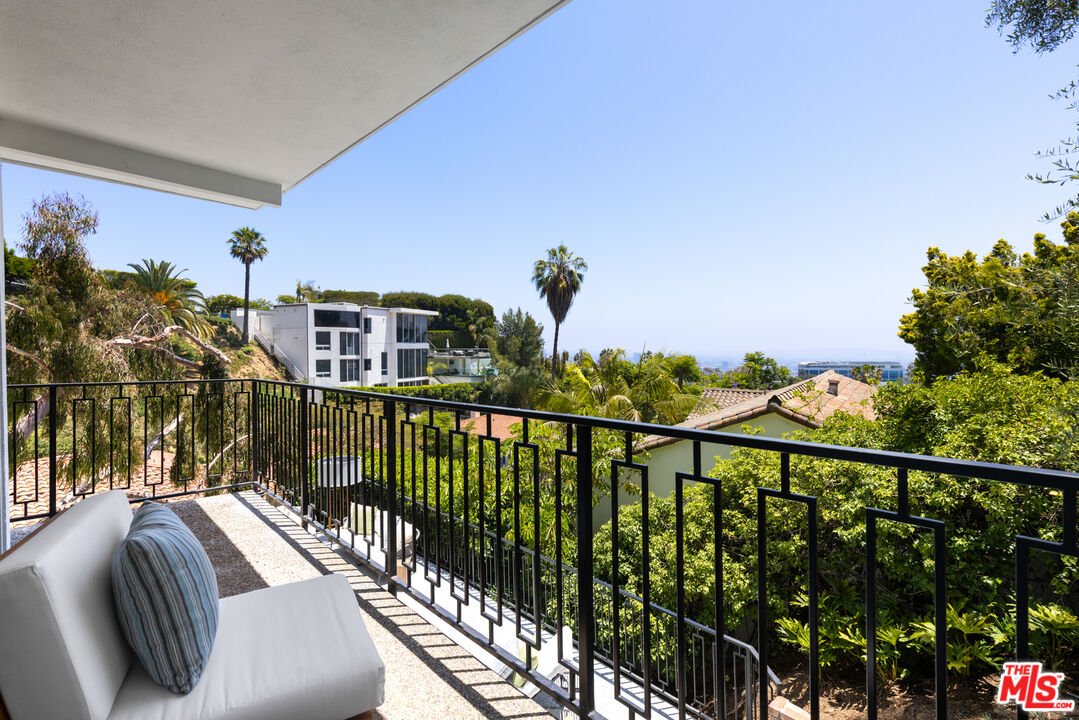 1341 Sierra Alta Way