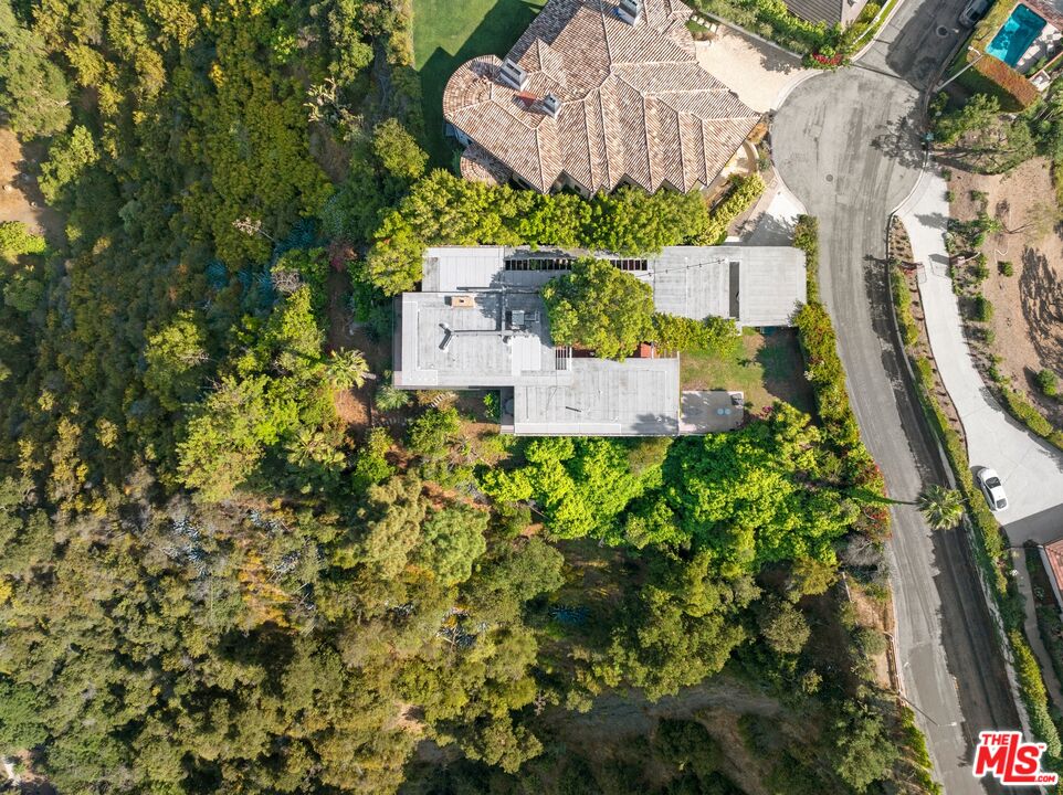 1298 Stradella Rd