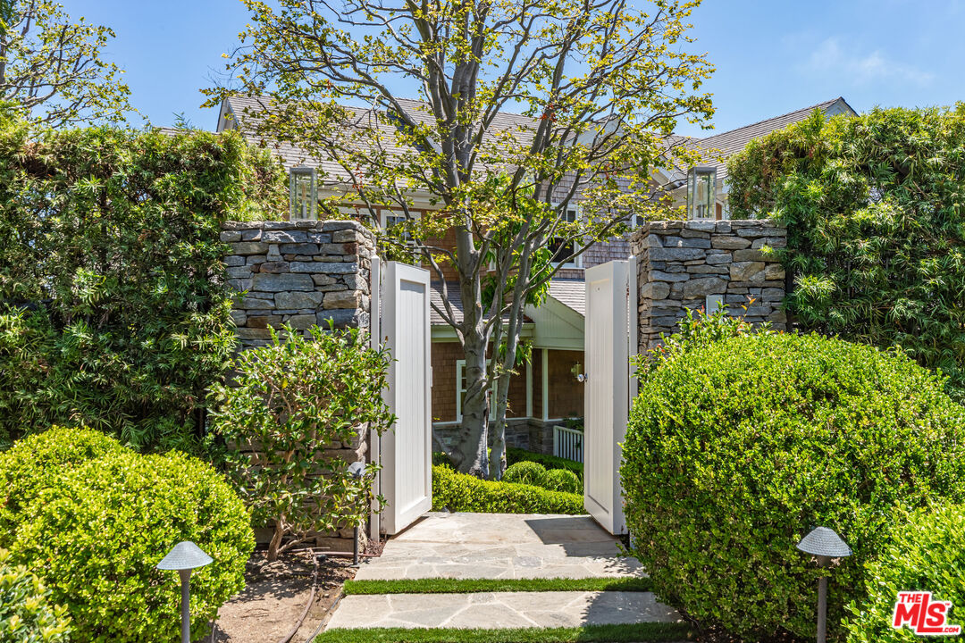 770 Napoli Dr