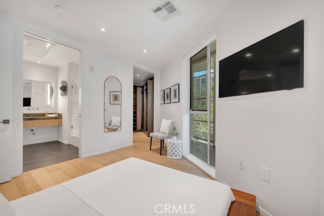 1030 N Kings RD Unit: 201