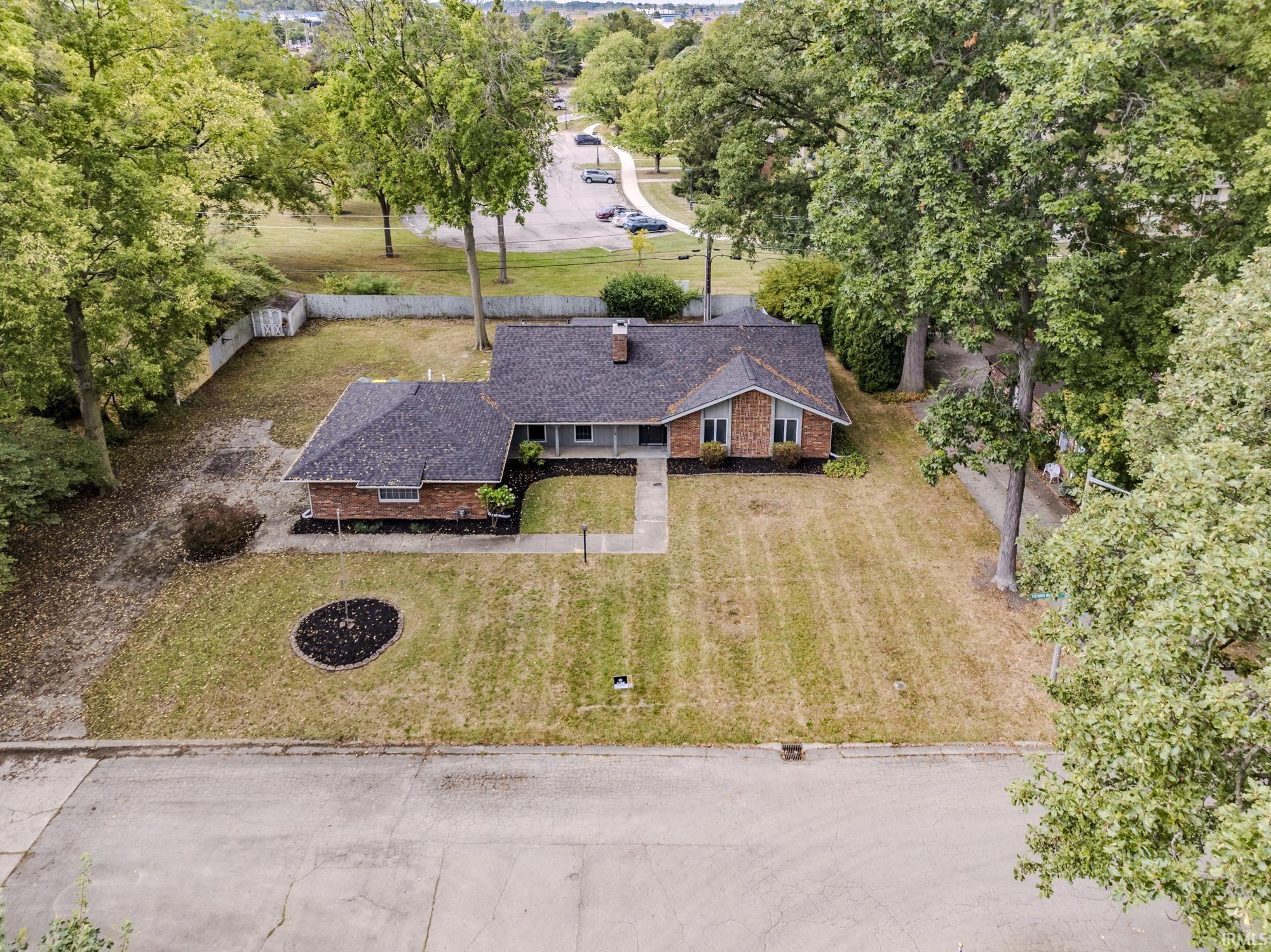 3313 N Vienna Woods Drive