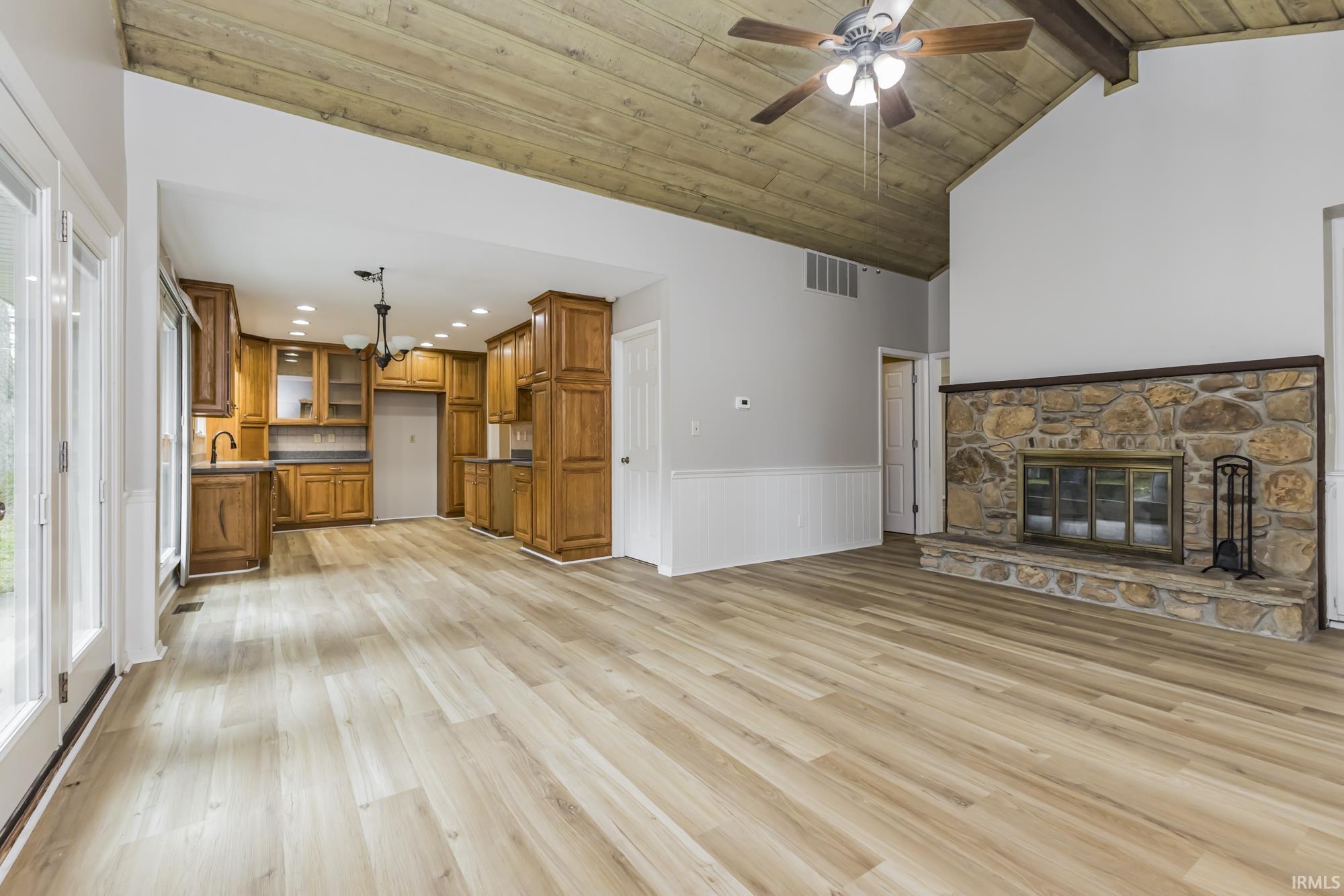 3313 N Vienna Woods Drive
