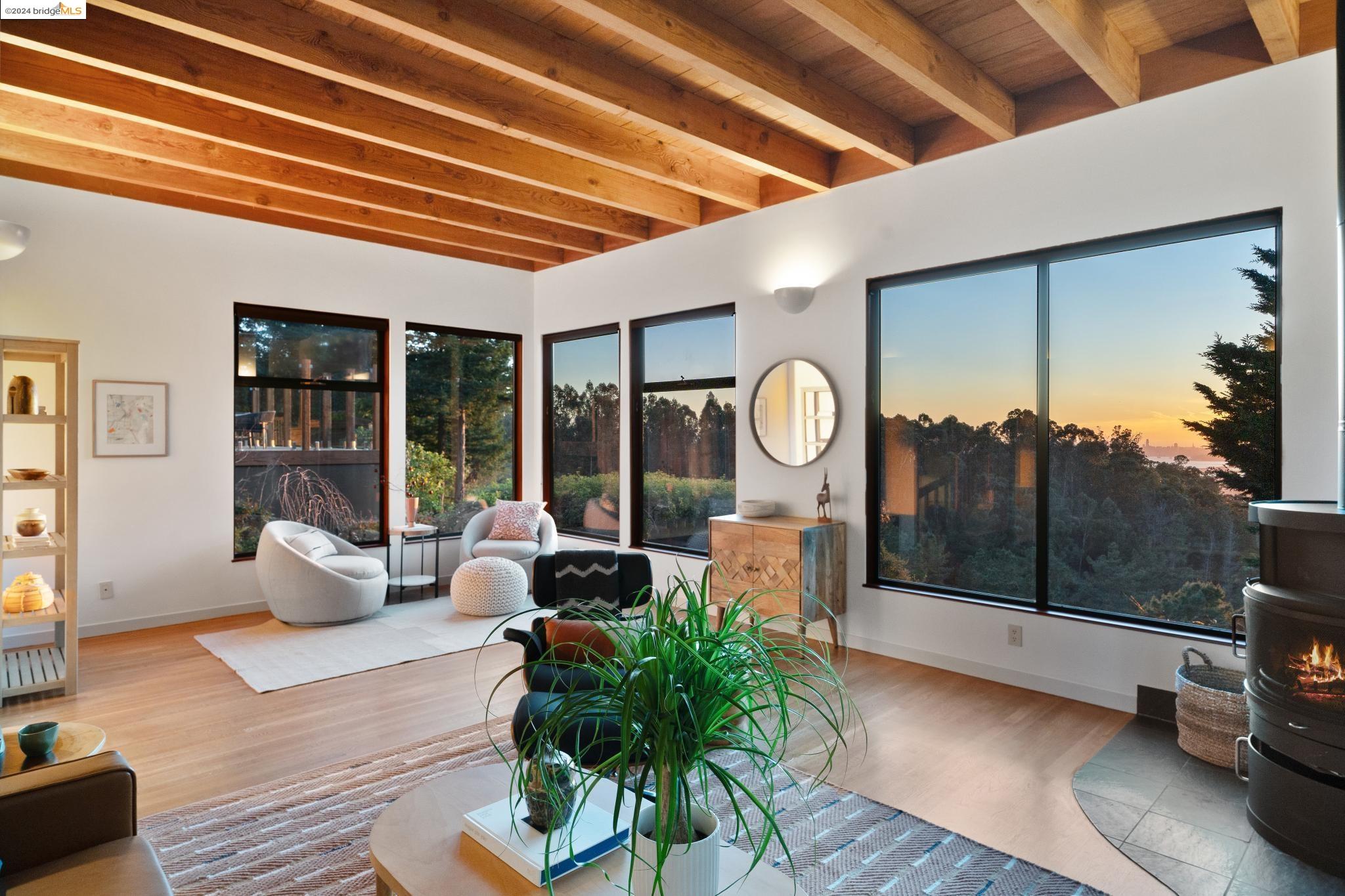 5871 Skyline Boulevard