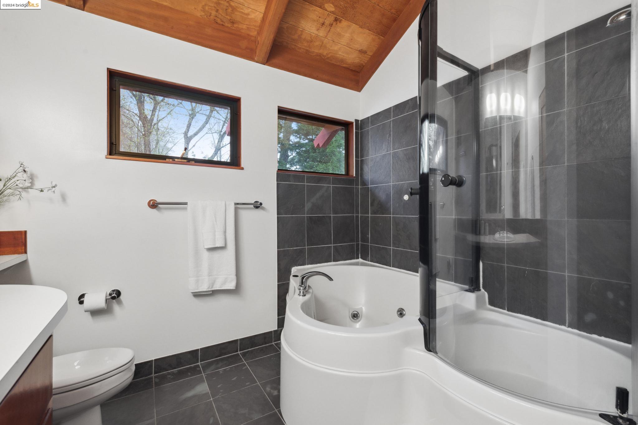 5871 Skyline Boulevard