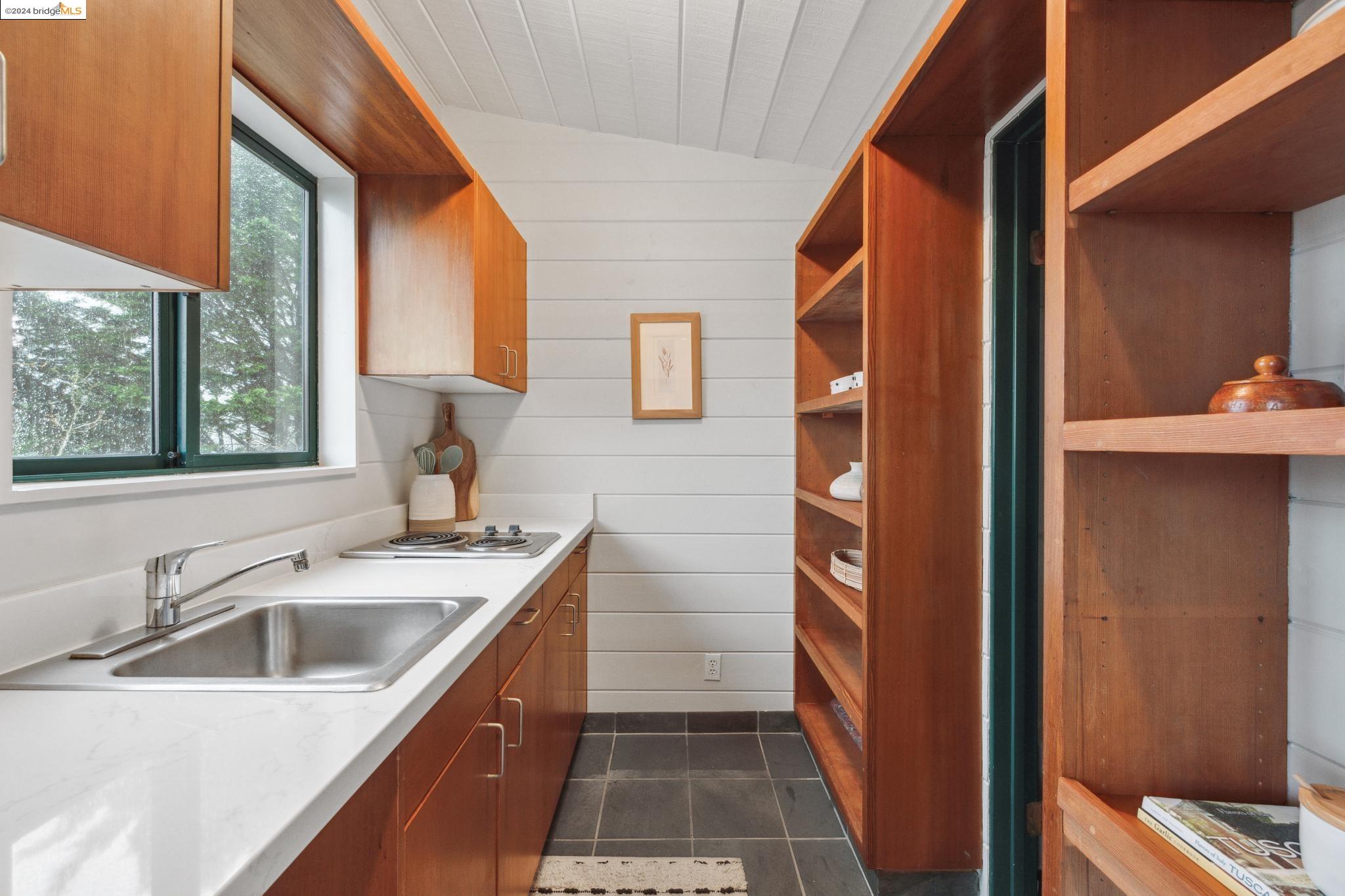 5871 Skyline Boulevard