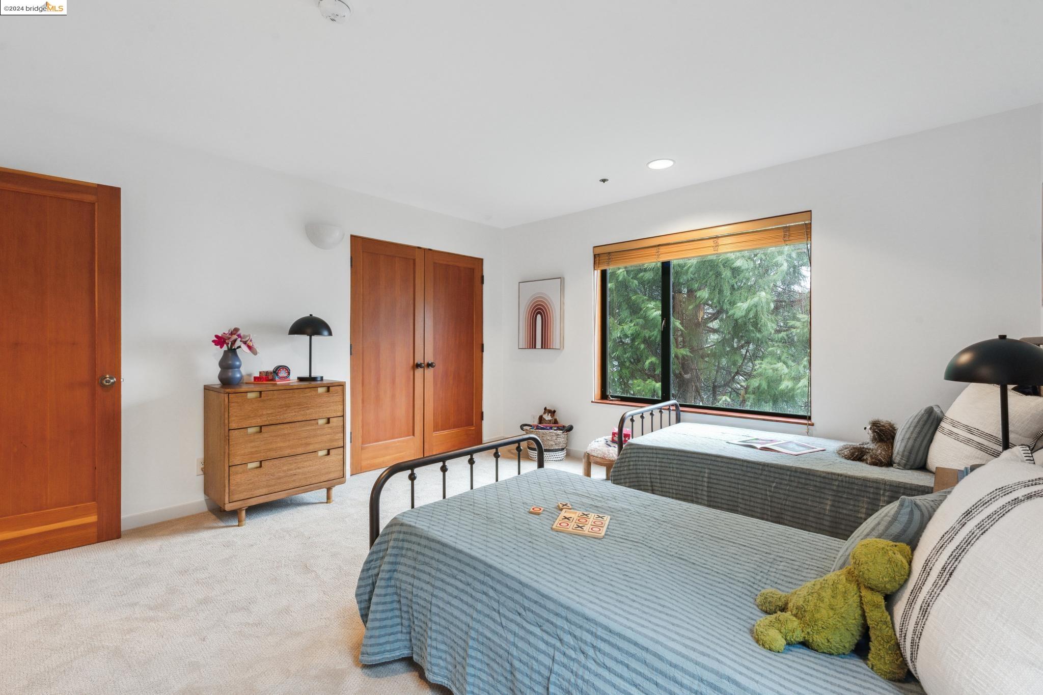 5871 Skyline Boulevard