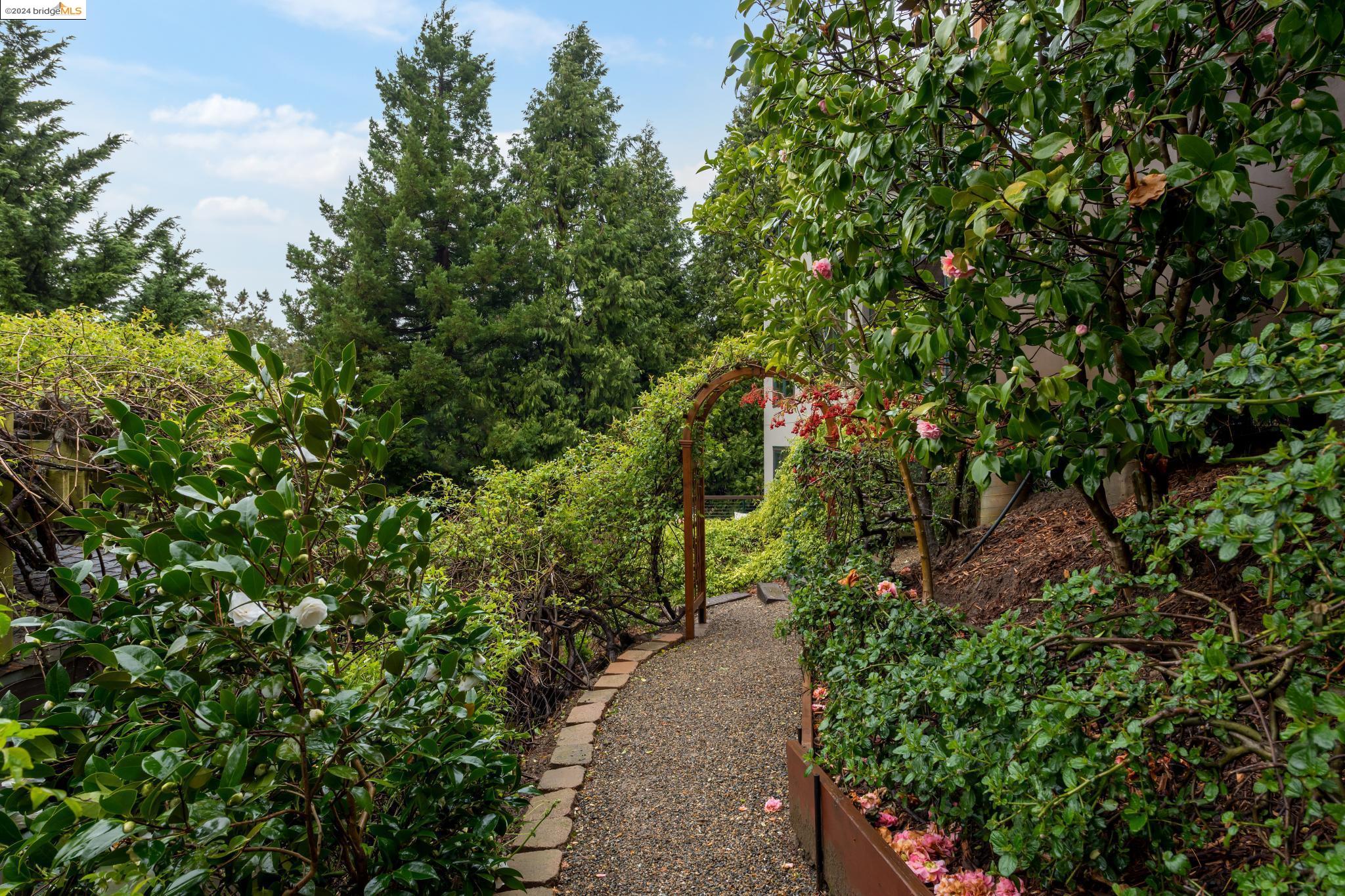 5871 Skyline Boulevard