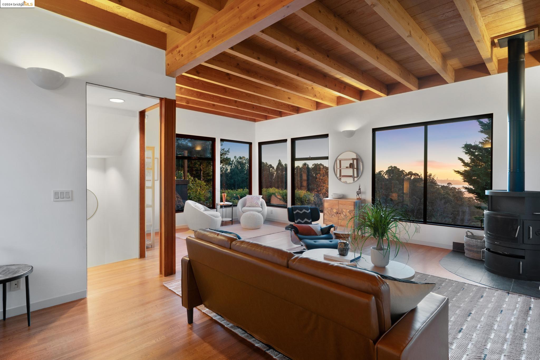 5871 Skyline Boulevard